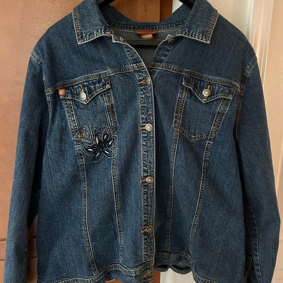 Liz & Me Jean Jacket - Picture 5 of 9